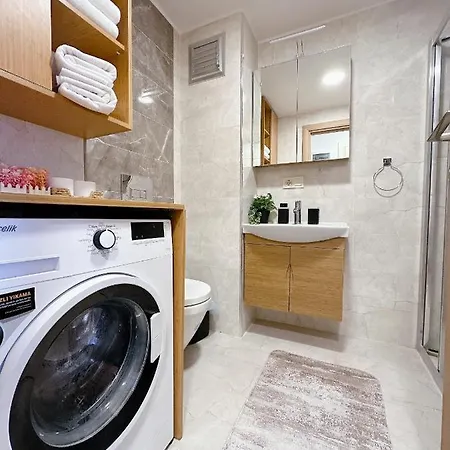 Aliya No1-new Close To Taksim İstanbul
